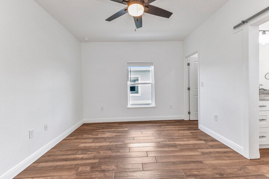 Building Photo - 415 Carmalita St