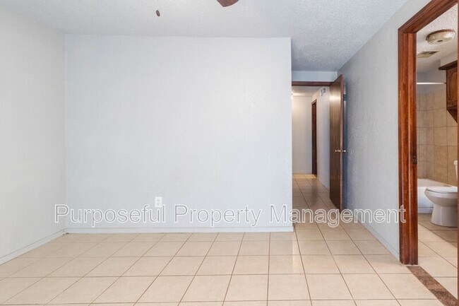 Building Photo - 930 SW 63rd St