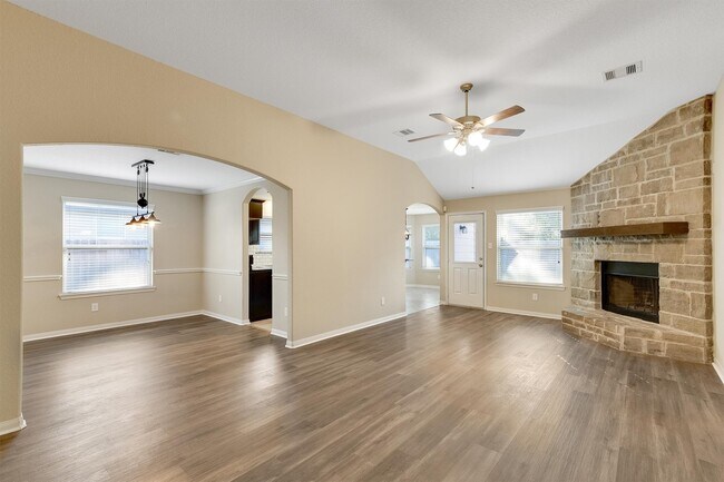 Building Photo - 5540 S Buffalo Cir