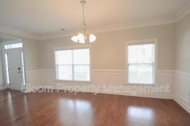 Building Photo - 8566 Royal Palm Ln