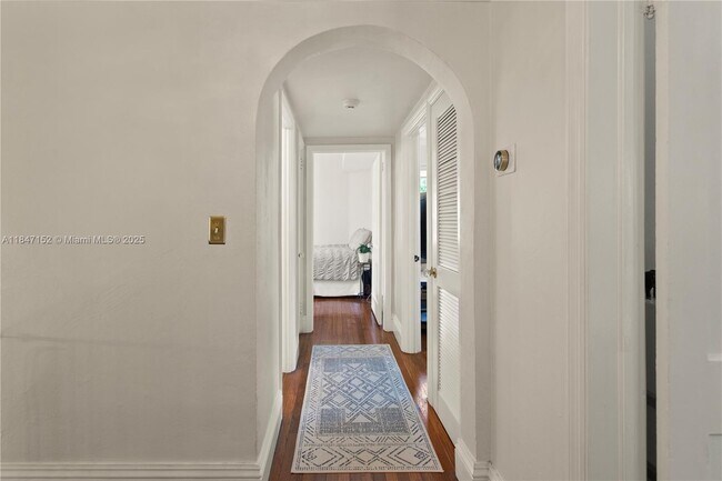 Building Photo - 604 Alcazar Ave