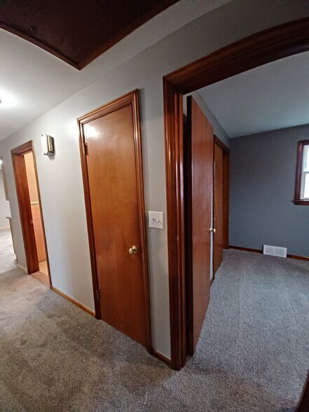 Building Photo - 21 East and West Rd