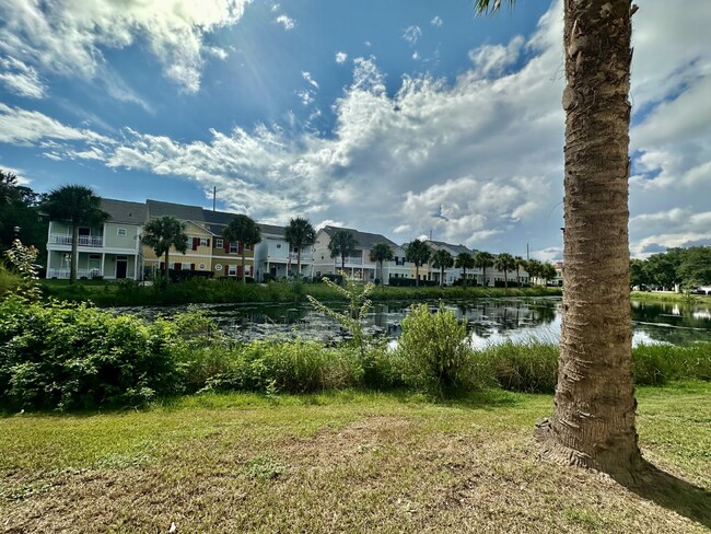 Building Photo - Studio Apartment in Downtown Bluffton Vill...