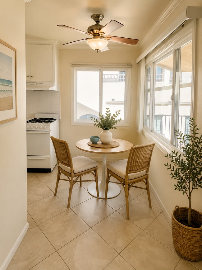 Building Photo - La Playa 1 bedroom, 1 bath Steps to Bay & Point Loma Village