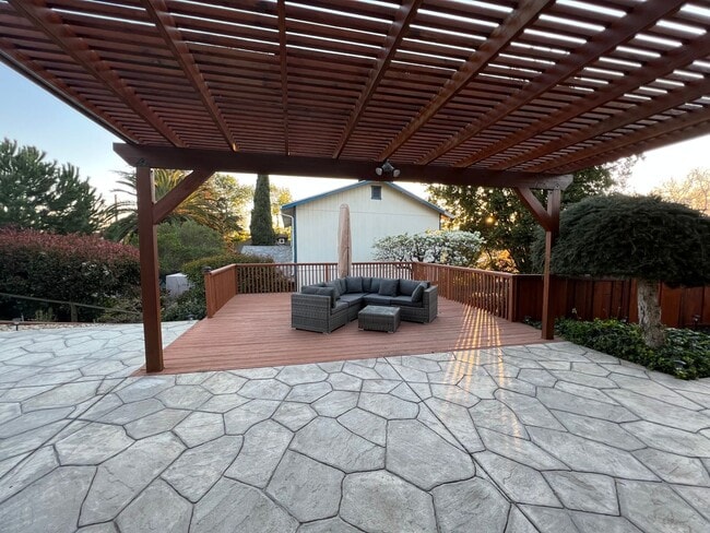 Building Photo - Welcome inside this Beautiful Two-Story Home!