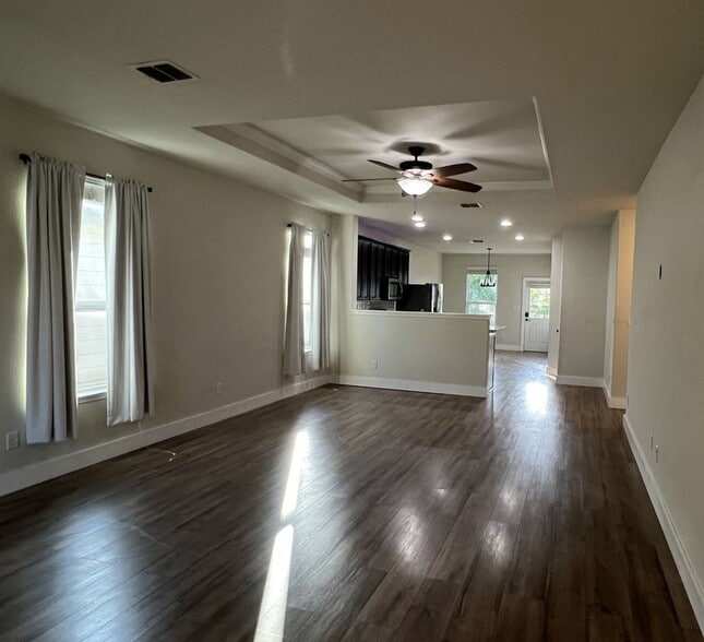 Building Photo - 146 Texas Thistle