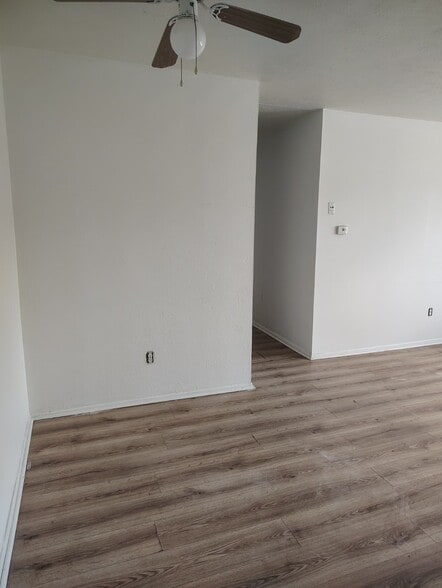 Building Photo - 3265 W 143rd St