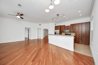 Building Photo - 1010 Rosine St