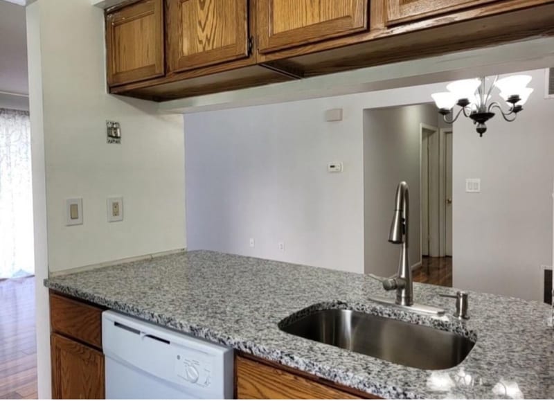 Building Photo - 1302 Commons at Kingswood Dr