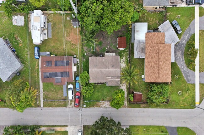 Building Photo - 1510 S 23rd Ave
