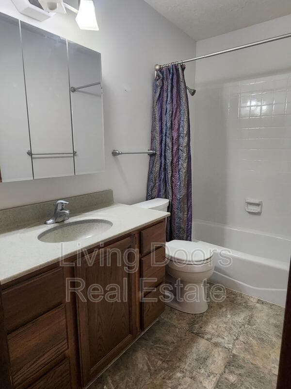 Building Photo - 1710 Eastridge Ave