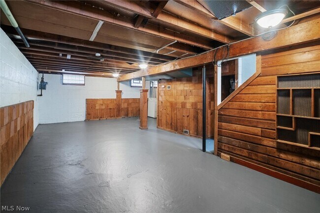 Building Photo - 14116 Krems Ave