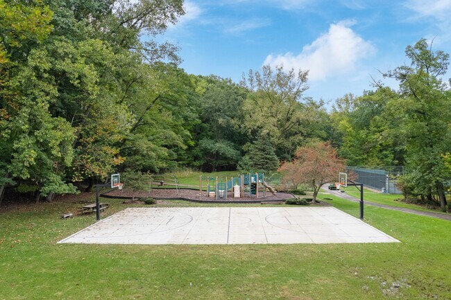 Building Photo - 17767 Falling Leaves Rd