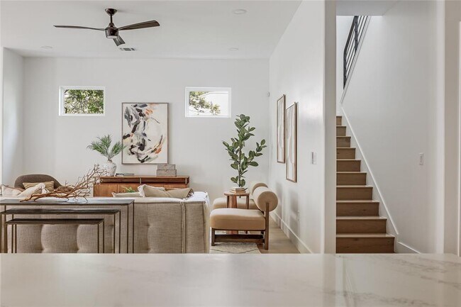 Building Photo - 1809 Pasadena Dr