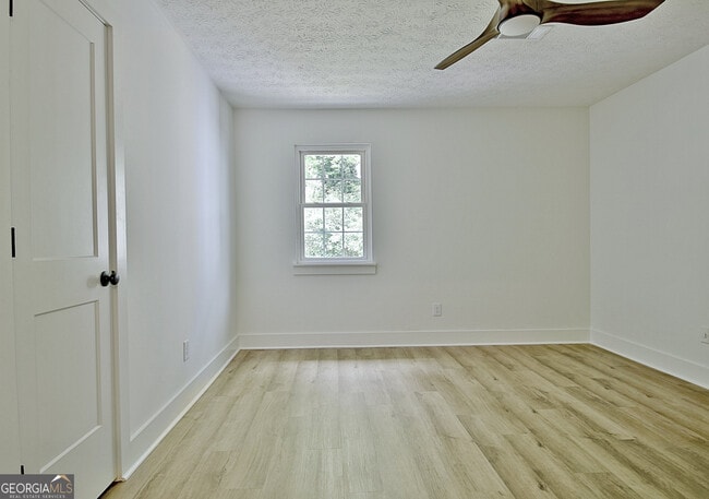 Building Photo - 105 Rose Ct