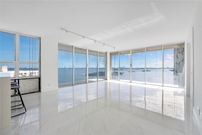 Primary Photo - 780 NE 69th St