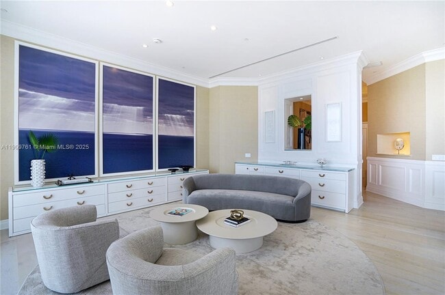 Building Photo - 4401 Collins Ave