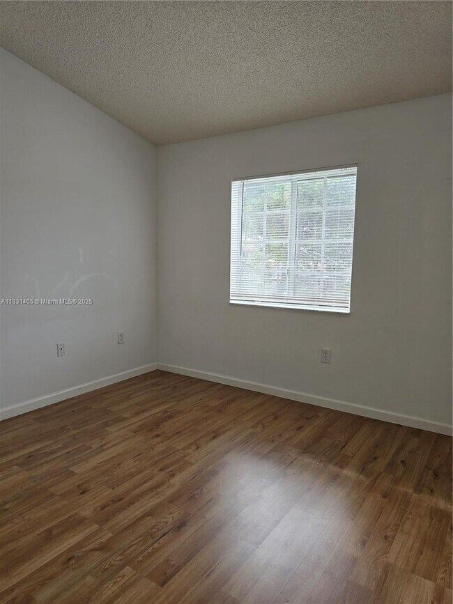 Building Photo - 14045 SW 121st Pl