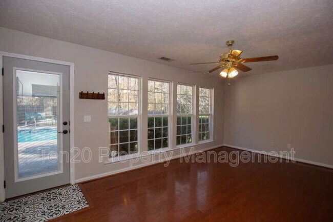 Building Photo - 177 Richardson Rd