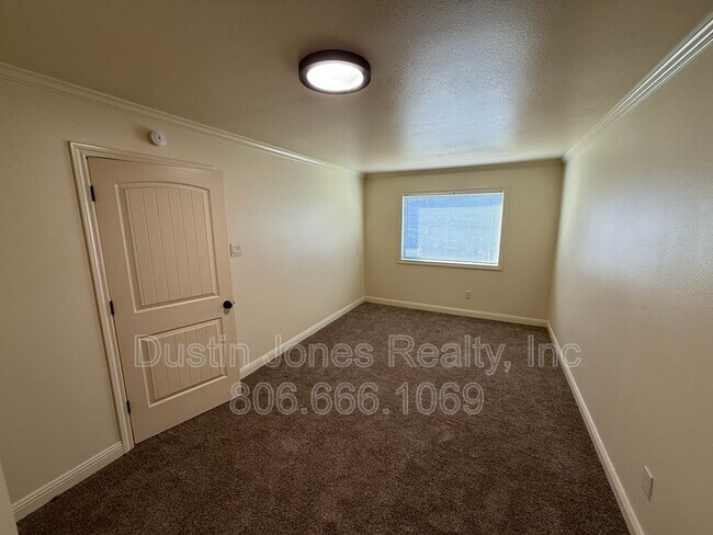 Building Photo - 2116 39th St