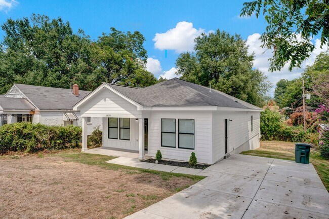 Building Photo - 1408 Kyle St