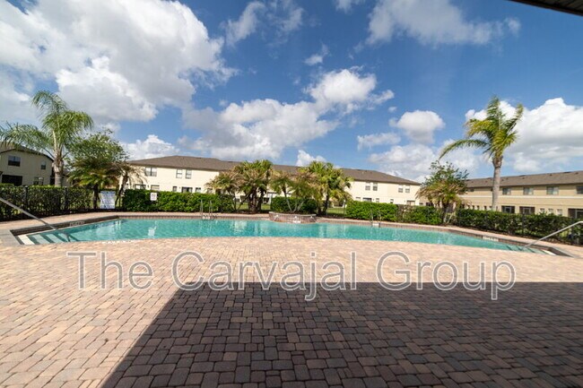 Building Photo - 2210 Seven Oaks Dr