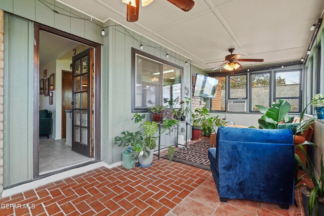 Building Photo - 5660 Longview Dr