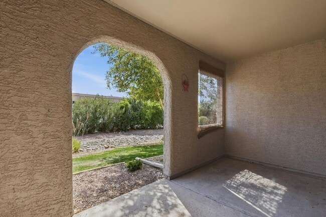Building Photo - 9450 N 94th Pl