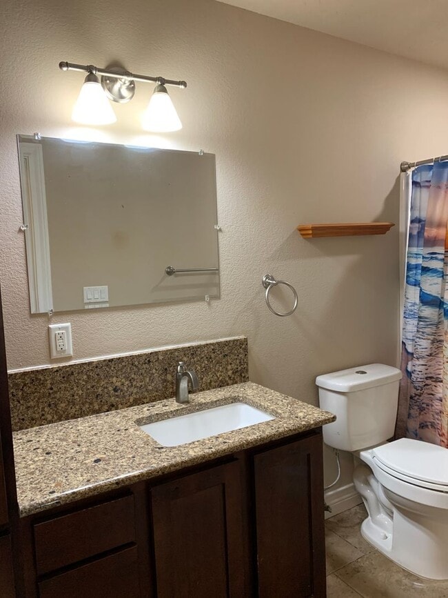 Building Photo - 116 Mariposa Dr