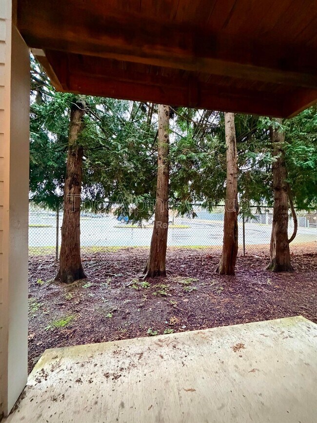 Building Photo - 10020 SW 125th Ave