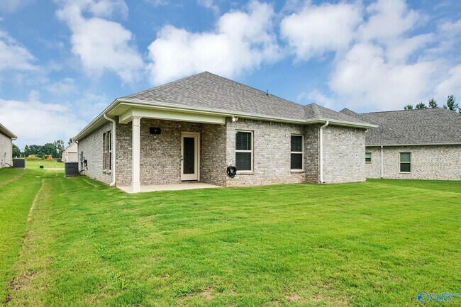 Building Photo - 16640 Aspen Ln