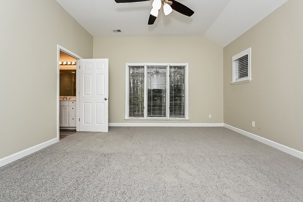 Building Photo - 130 Maple Pl