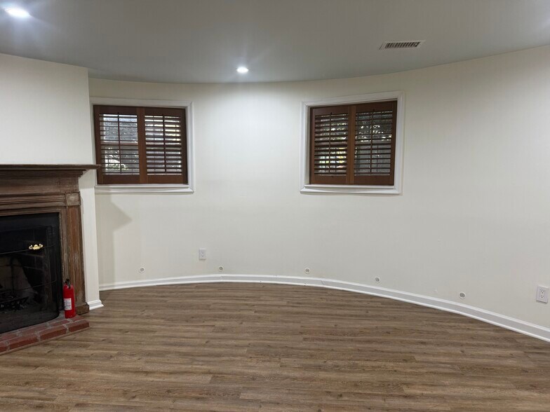 Building Photo - 1202 E Capitol St NE