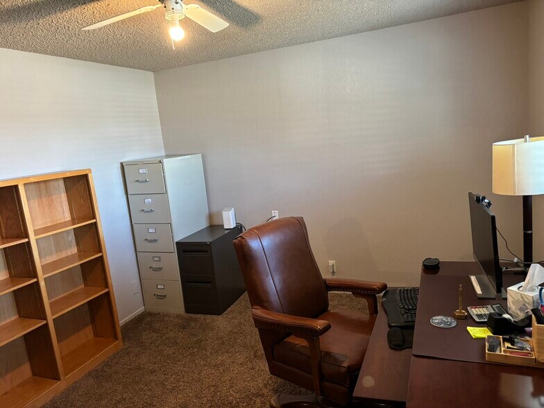 Building Photo - 496 Lavell Ct