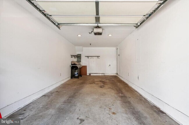 Building Photo - 7141 Huntley Creek Pl