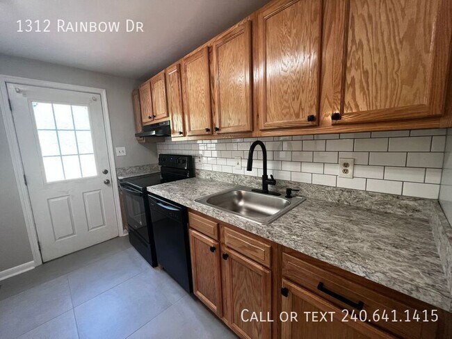 Building Photo - 1312 Rainbow Dr