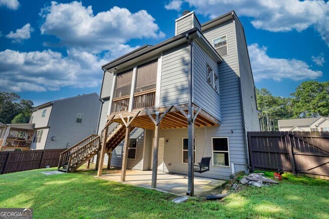 Building Photo - 227 Evergreen Way