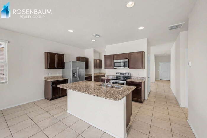 Building Photo - 41917 W Manderas Ln
