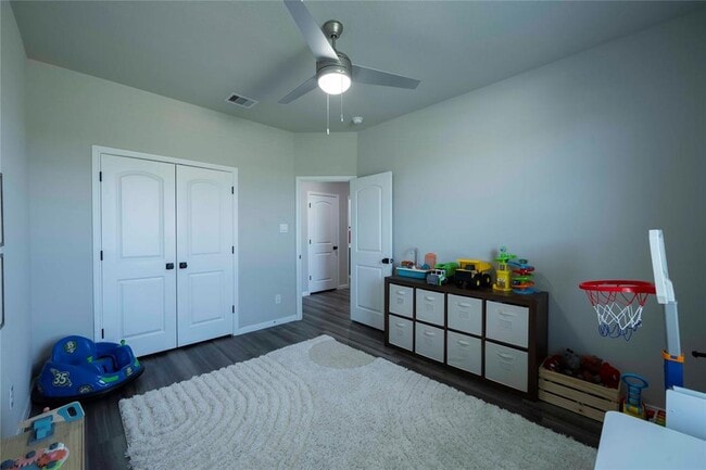 Building Photo - 31302 Raleigh Creek Dr