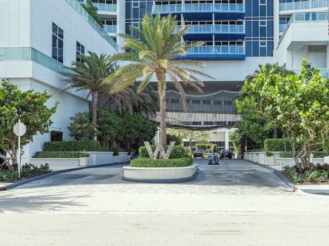 Building Photo - 3101 Bayshore Dr