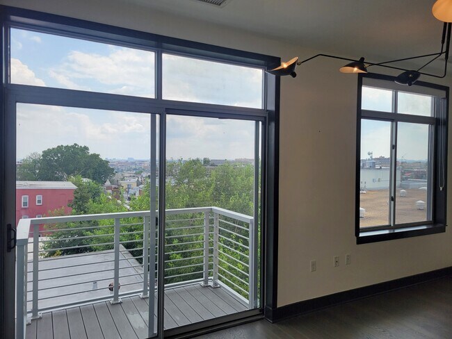 Building Photo - 2550 17th St NW