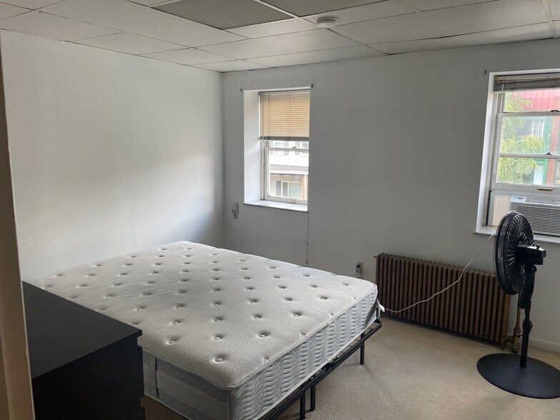 Bedroom - 622 Copeland St