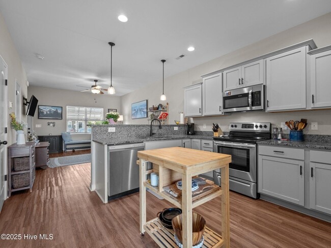 Building Photo - 63 Outrigger Dr