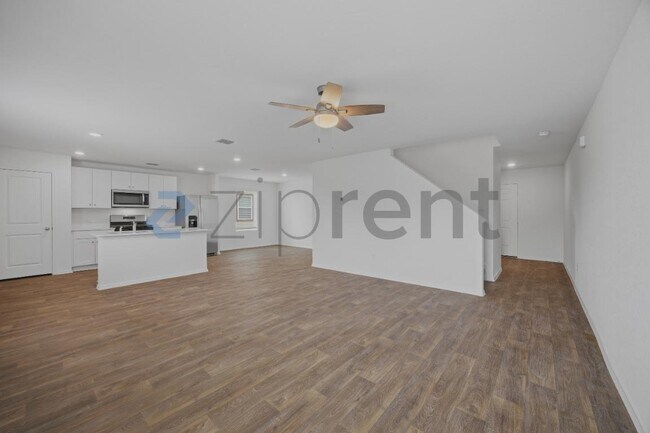 Building Photo - 5106 Blind Shot