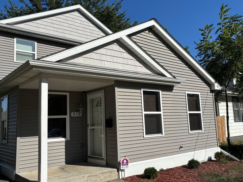 House - 919 Yeoman Street