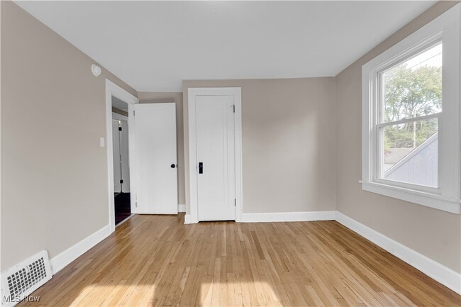 Building Photo - 5181 Clement Ave