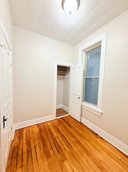 Building Photo - 1013 N Winchester Ave