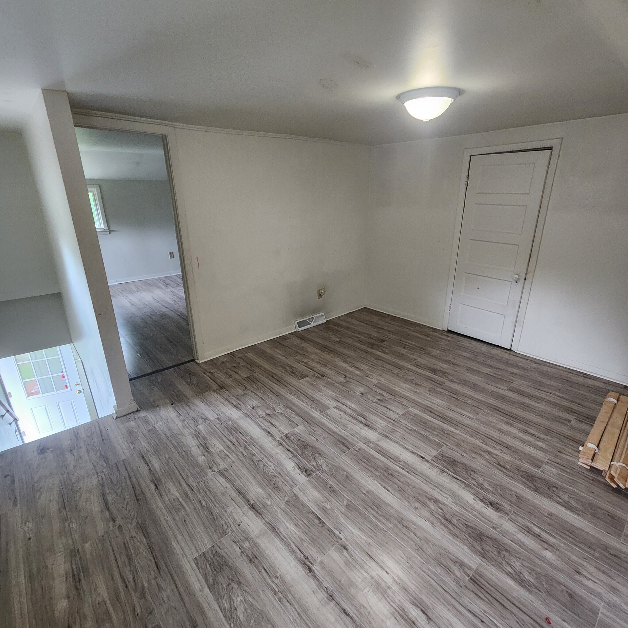 Building Photo - 379 W Main St