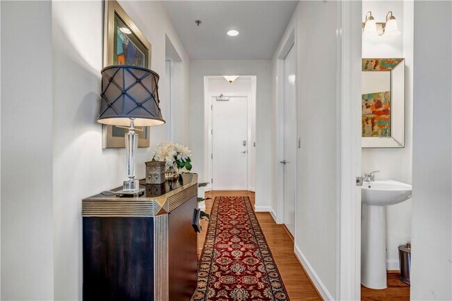 Building Photo - 711 Cosmopolitan Dr NE