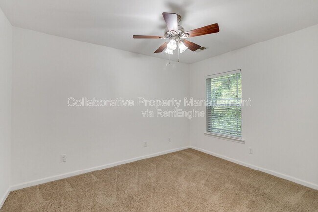 Building Photo - 590 Summer Hill Way